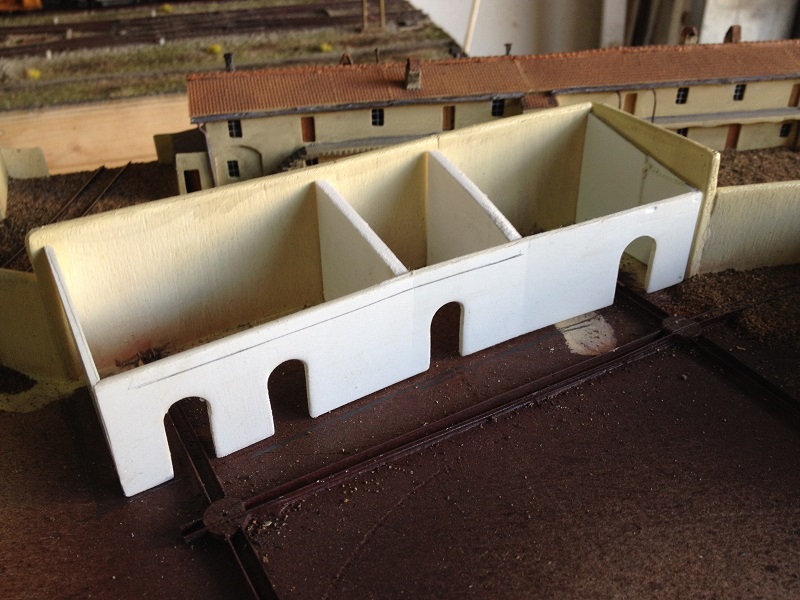 capannone del vecchio frantumatore del minerale.JPG