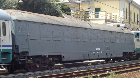 Carrozza tipo X 1970 servizio ristoro.jpg