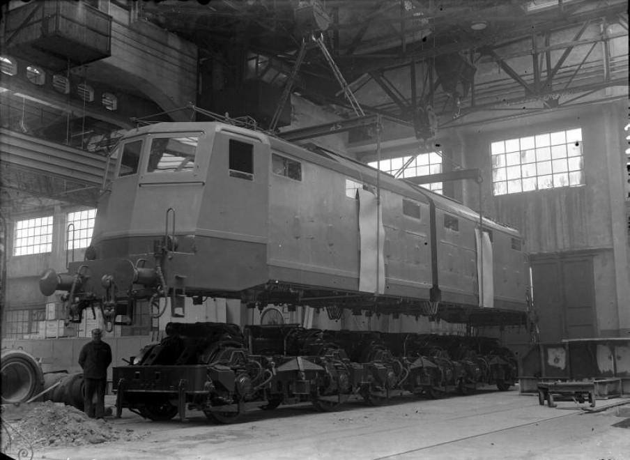 Finestrino ACME 1.jpg