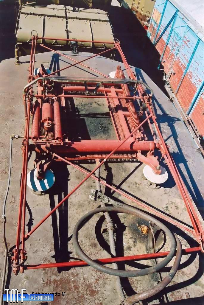 Pantografo tipo 42 LR[4].jpg