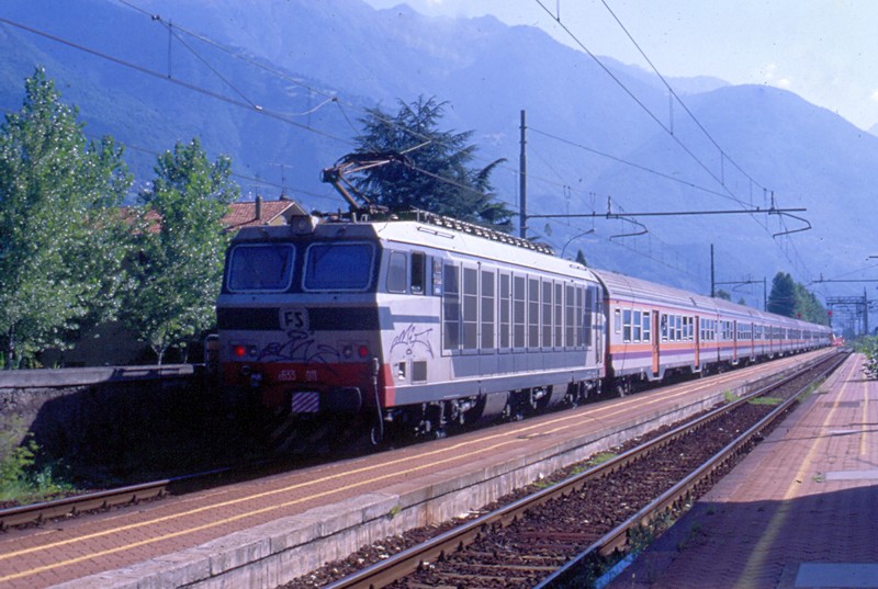 E.633.011-conlucidicodarosseinspintaaundiretto-forum2GarchivioWBonmartini foto WBonmartini.jpg