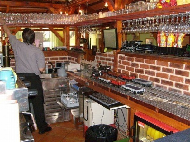 treno cameriere 2.jpg