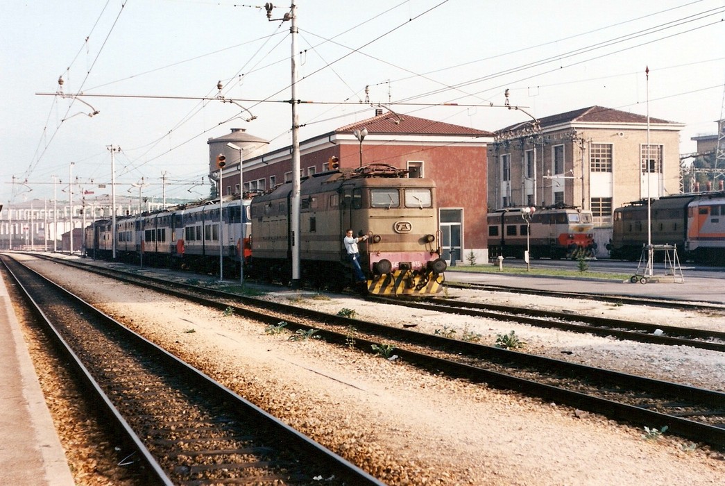 e645035+e656006+e656498+e656052+e646072+e636126foligno20set89.jpg