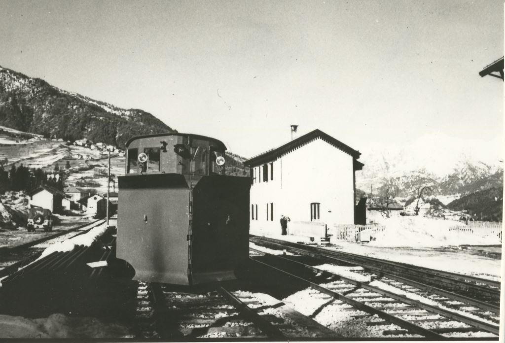 Vnx 806 213 Calalzo - Pieve di Cadore anni 60 foto FS (2).jpg