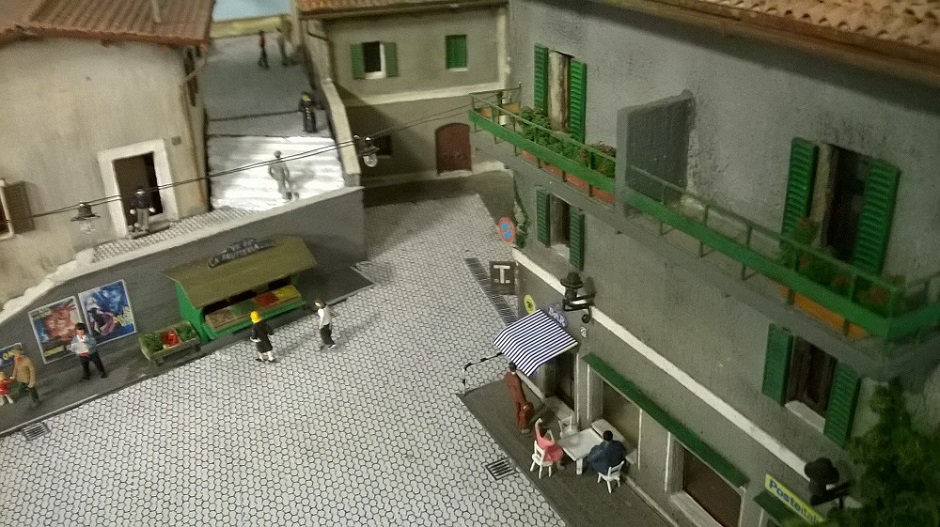 la piazza e la canonica RR.jpg