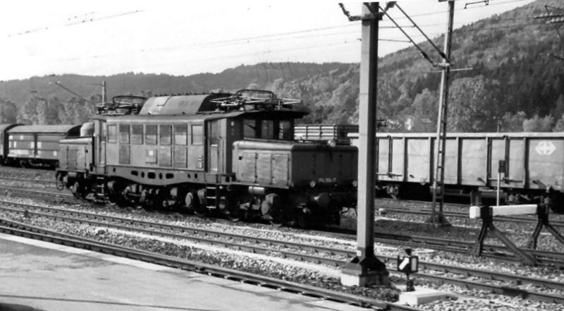 Copyright-DB.E.194.194.7-Tulingen-forum2G.archivioWbonmartini foto WBonmartini..jpg