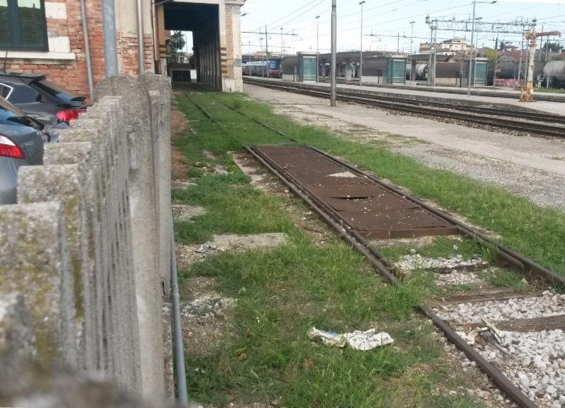 2015.08.28 Treviso Centrale Pesa Mozzoni 171545.jpg