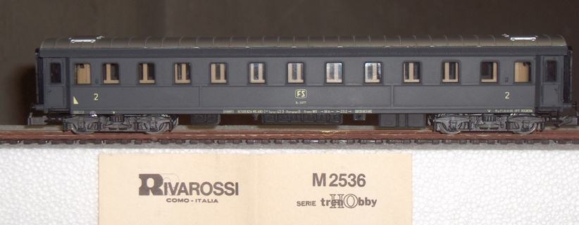 1986 - Carrozza FS Bz 31077 - Rivarossi Trenhobby codice M2536.JPG
