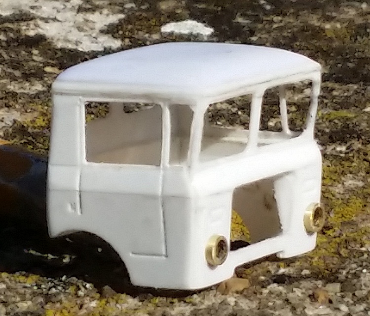 Elefante plasticard.jpg