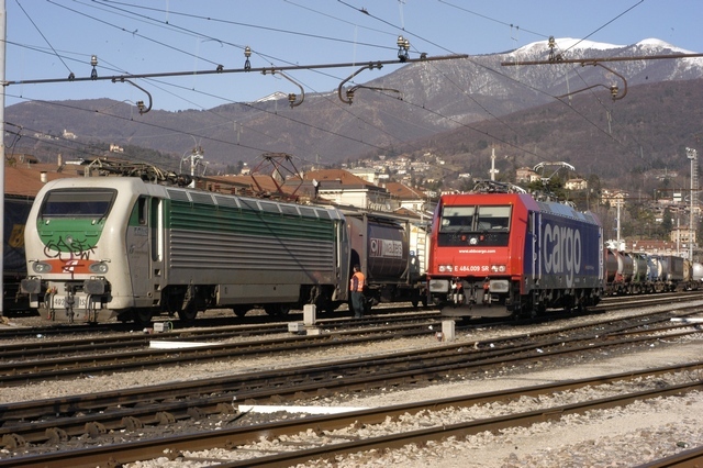 Copyrigt -E.402b_153-SR E 484_009-Luino-E.633-018-ArchivioWalterBonmartini-foto-Walterbonmmartini.0002.jpg