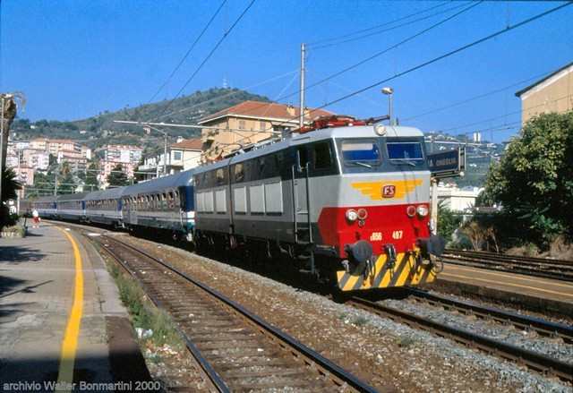 Copyrigt-E.656.trenoda MilanoCe per Port Bou-effettuatodalsottoscritto-archivioWalterBonmartini-foto-WalterBonmartini.forumdG.diapositiva.jpg